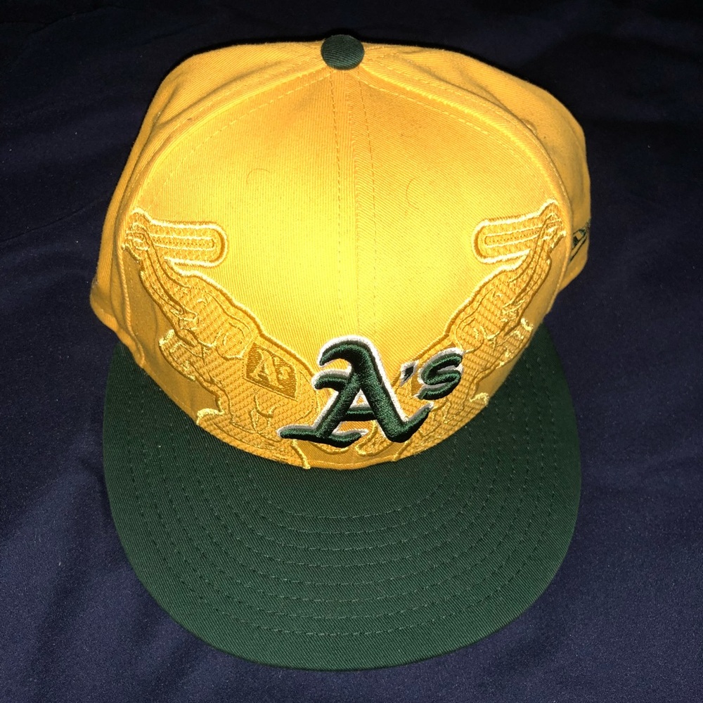 Athletics snap back hat